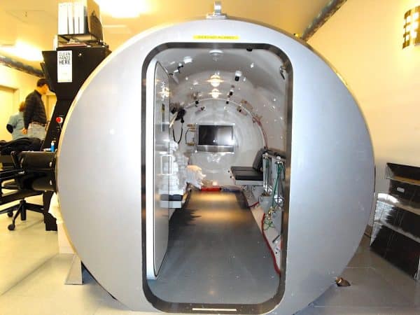 Multipla Hyperbaric Chamber Model 7200 DL Entrance